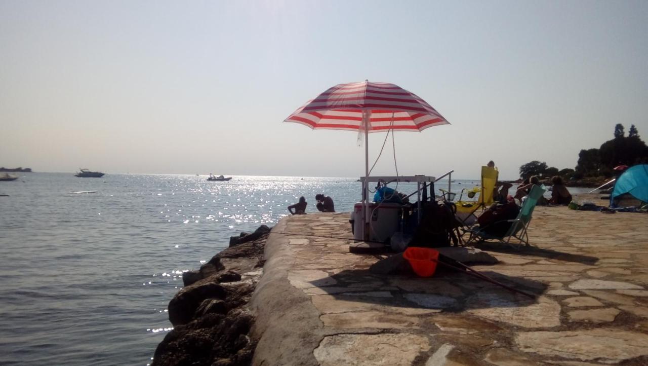 Apartman Sole Daire Karigador Dış mekan fotoğraf