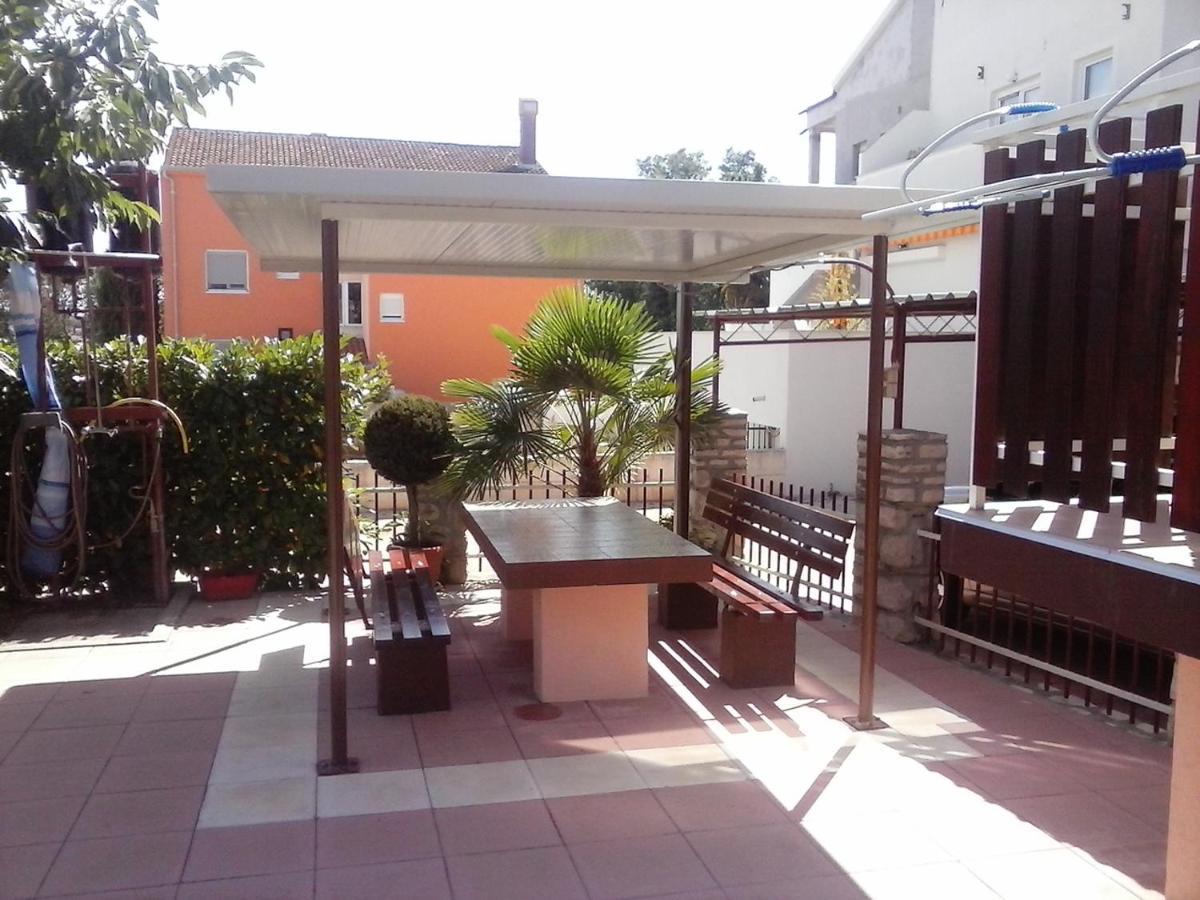 Apartman Sole Daire Karigador Dış mekan fotoğraf