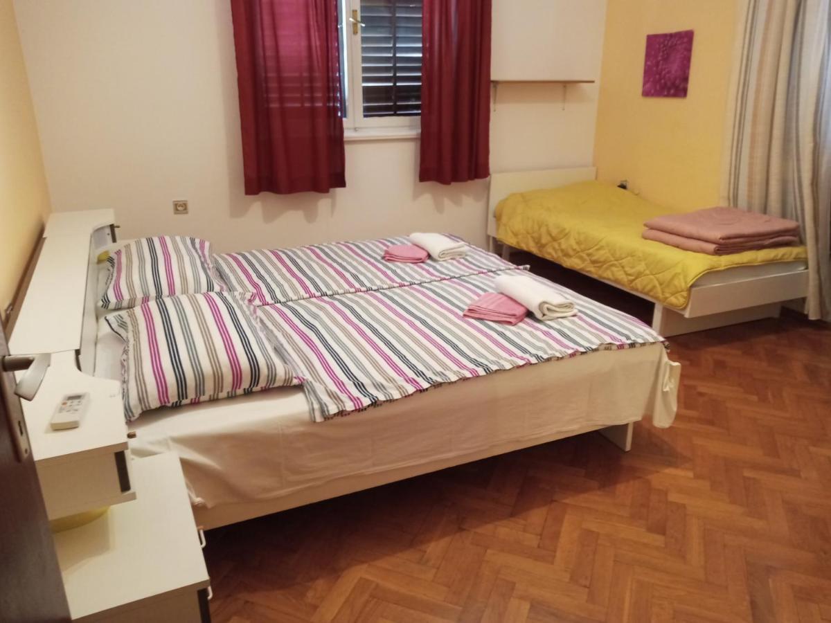 Apartman Sole Daire Karigador Dış mekan fotoğraf