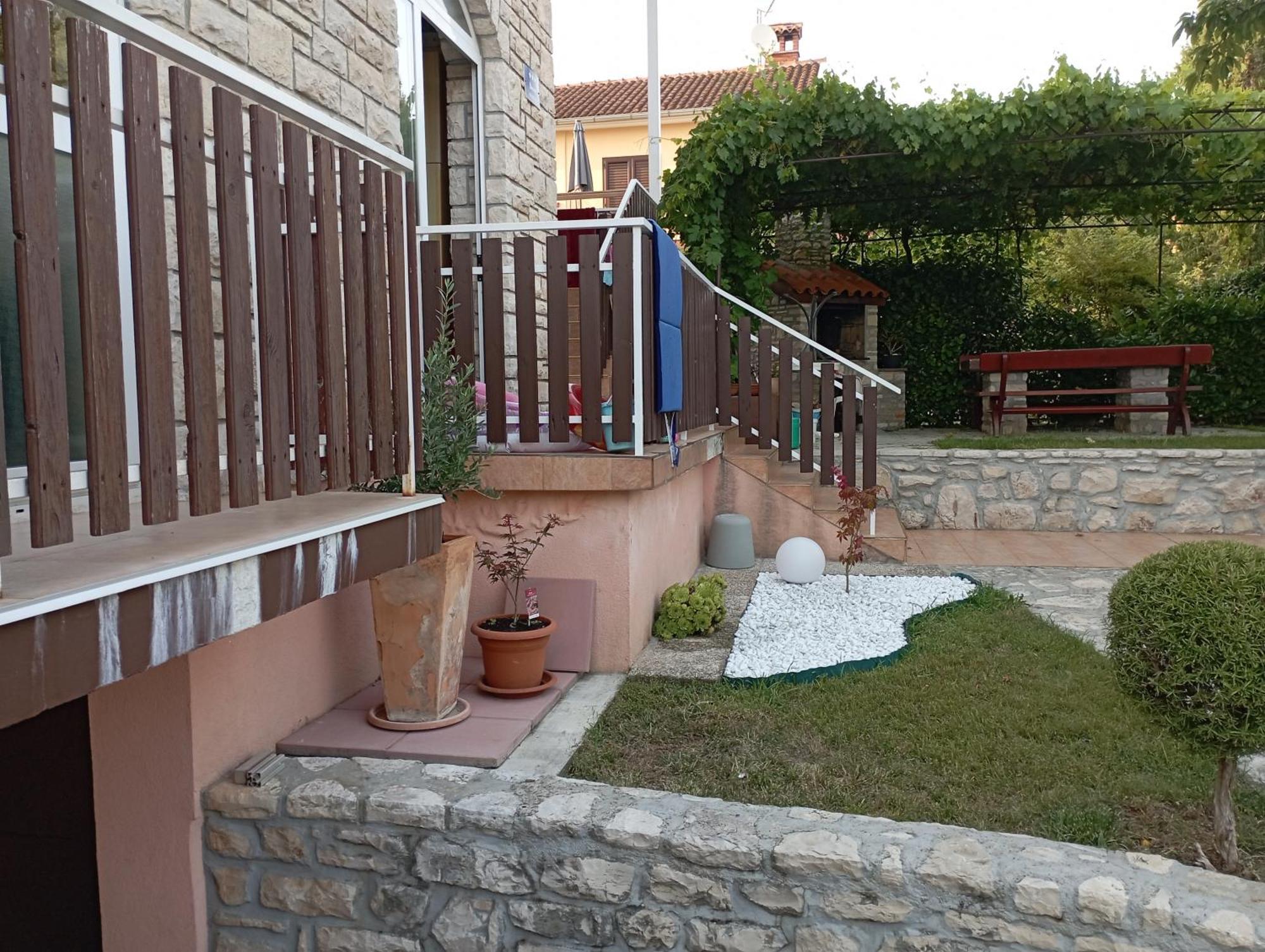 Apartman Sole Daire Karigador Dış mekan fotoğraf