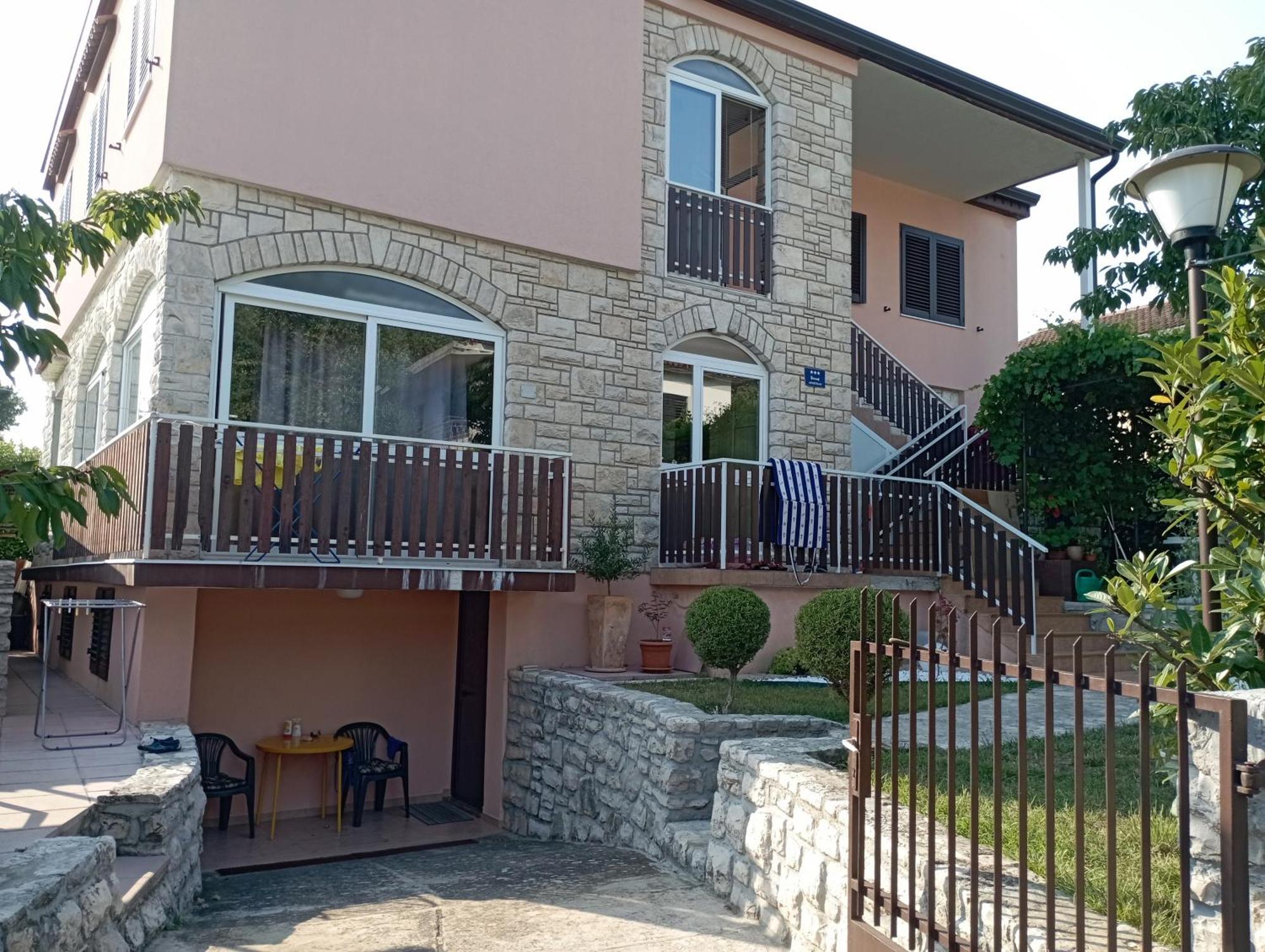 Apartman Sole Daire Karigador Dış mekan fotoğraf